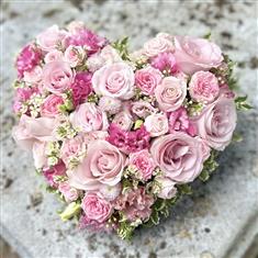 Pink Rose &amp; Lisianthus Heart